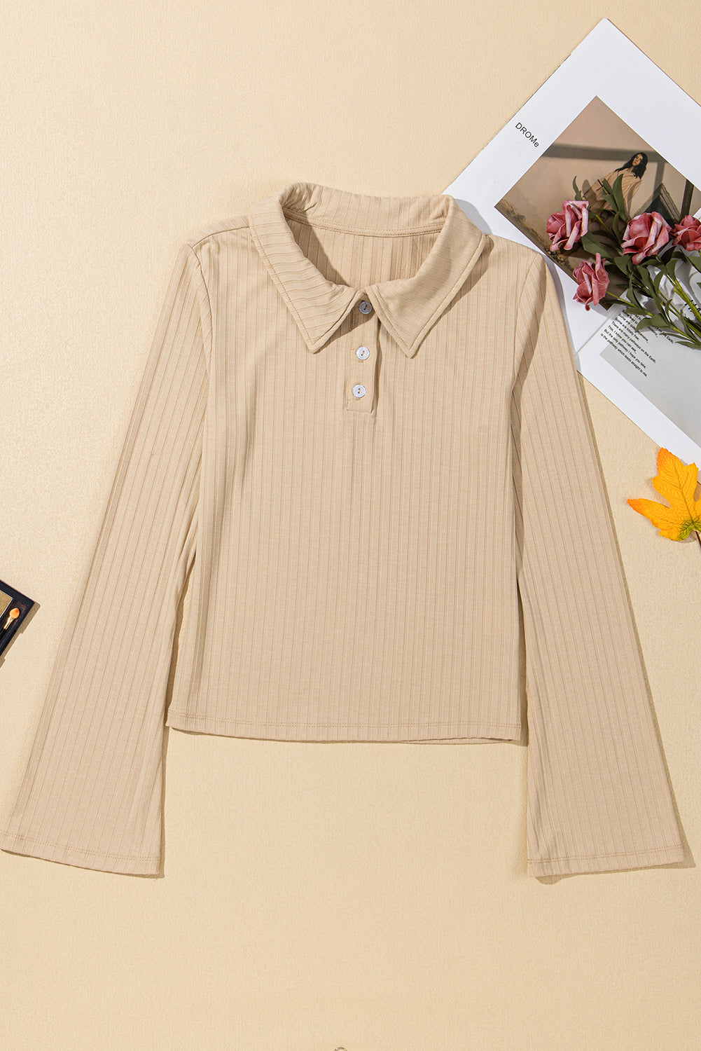 Beige geribbelde kraag met knopen met lange mouwen slanke bovenste top