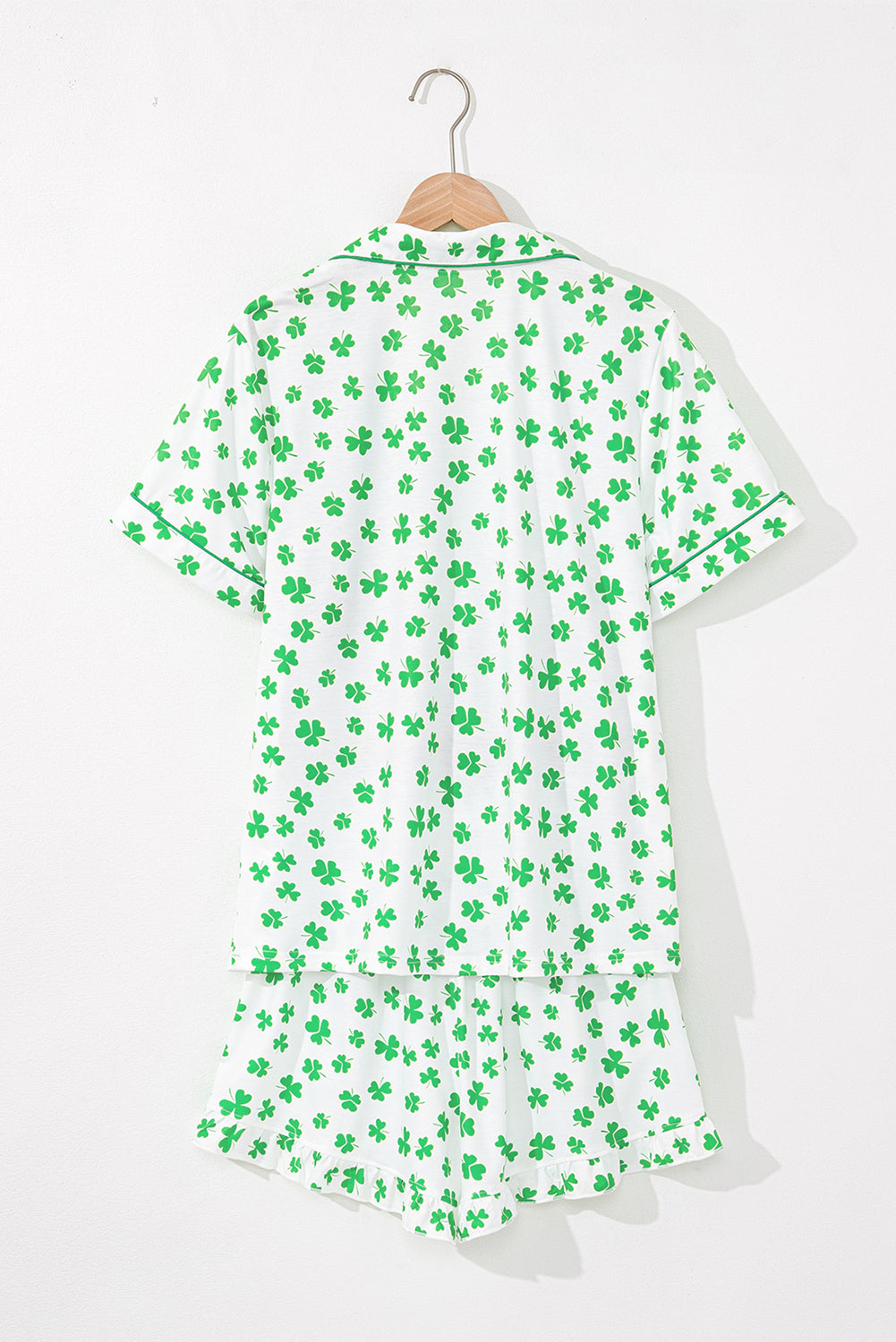 Groene klaver gedrukte korte mouw en gegolfde shorts pyjama set