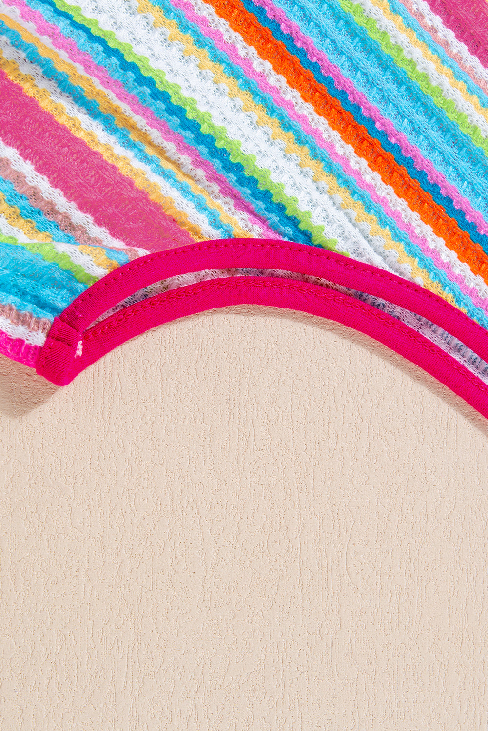 Tanktop met roze streep regenboog oogje gebreide knoopdecor