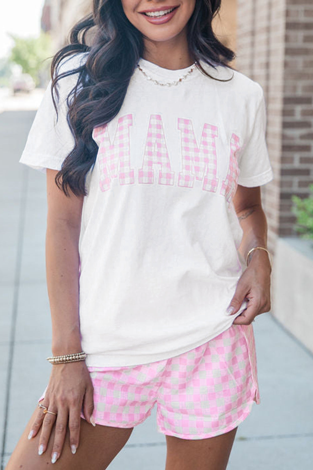 Witte mama gedrukte tee en plaid shorts lounge set