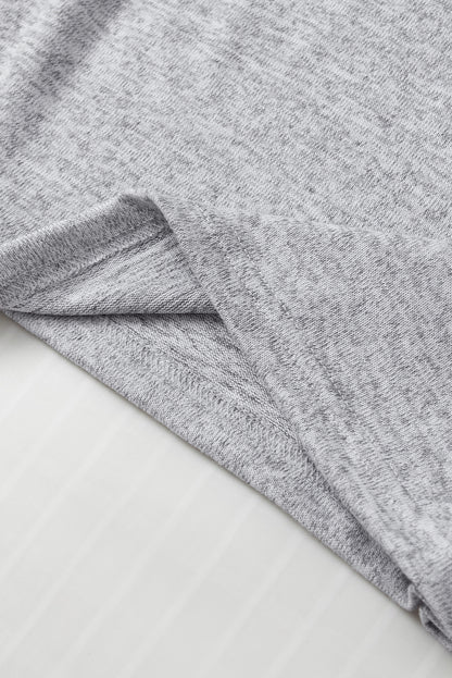 Grijs geribbeld T-shirt met ronde hals en gesplitste mouwen